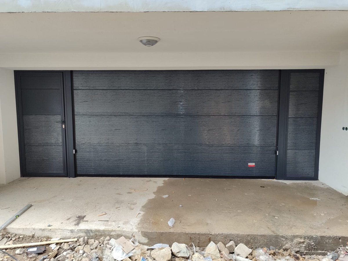 Garaj Kapılarında Acil Çıkış Kapısı